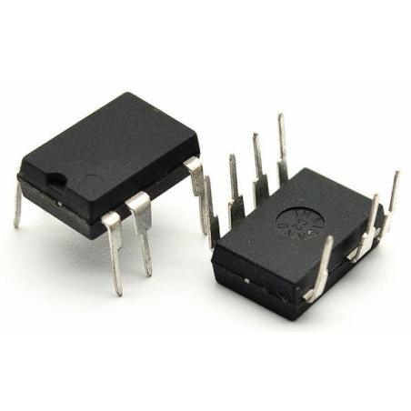 Circuit intégré ICE3BR0665J DIP7