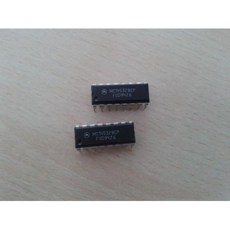 CD4532 MC14532BCP Encoder 8 to 3 Priority CMOS 16-Pin PDIP